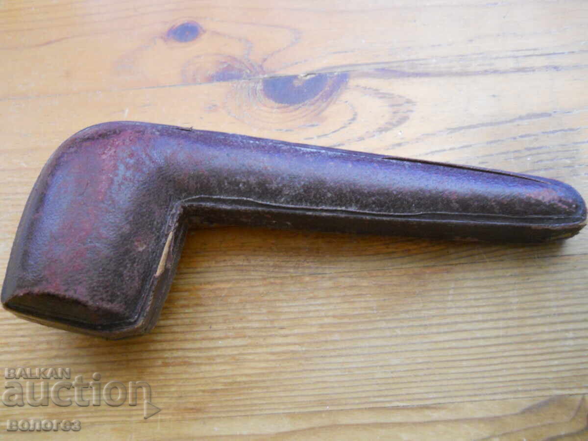 Παλιό δερμάτινο θήκη για πίπα με τιμή 25.00 BGN | € 12.78 Παλιό δερμάτινο θήκη για πίπα με τιμή 25.00 BGN | € 12.78