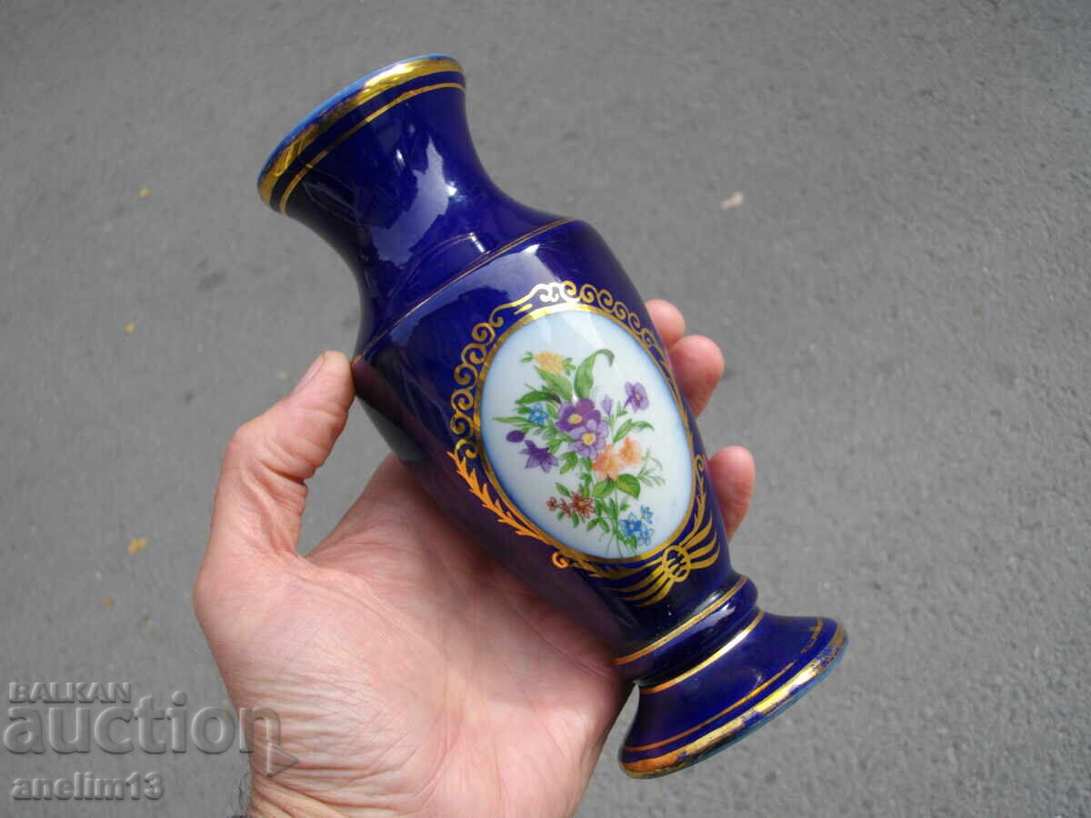 BEAUTIFUL BULGARIAN COBALT VASE PORCELAIN SIP with price 50.00 BGN | € 25.56