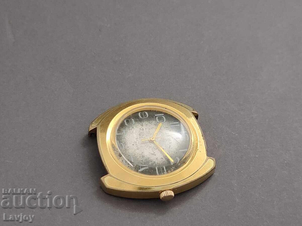 Auction  Zaria Zarya Gold-Plated Retro Wristwatch