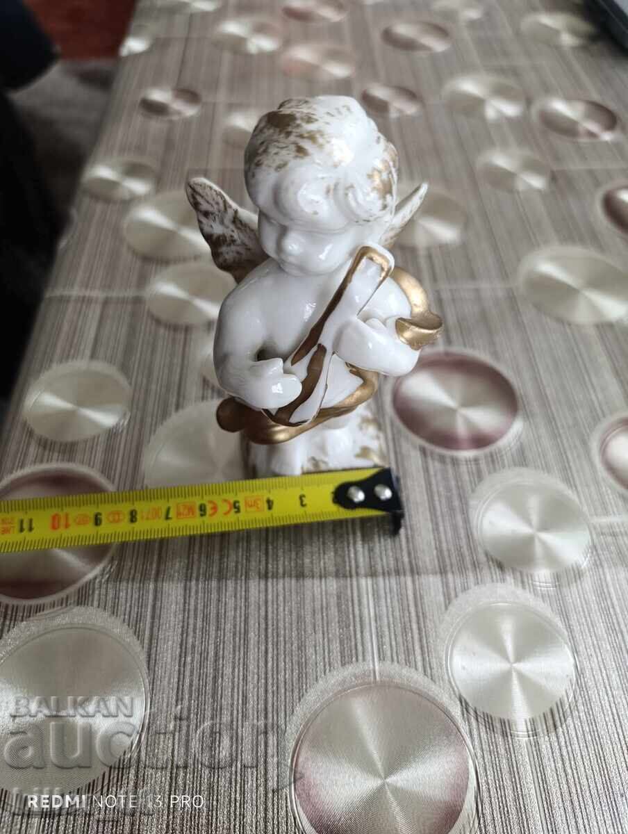 Доставка на Сладко порцеланово ангелче