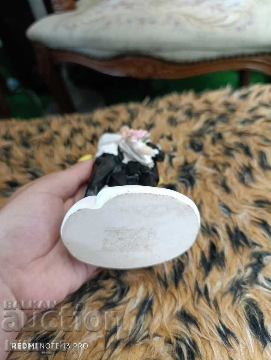 Παράδοση Ένα ειδώλιο Παράδοση Ένα ειδώλιο