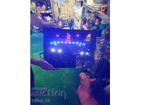 Panou luminos cu mașini retro