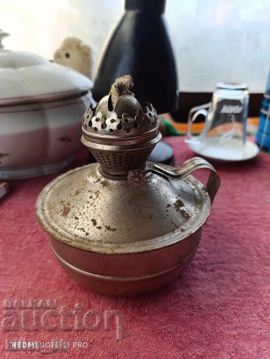 Auction  Old gas lamp