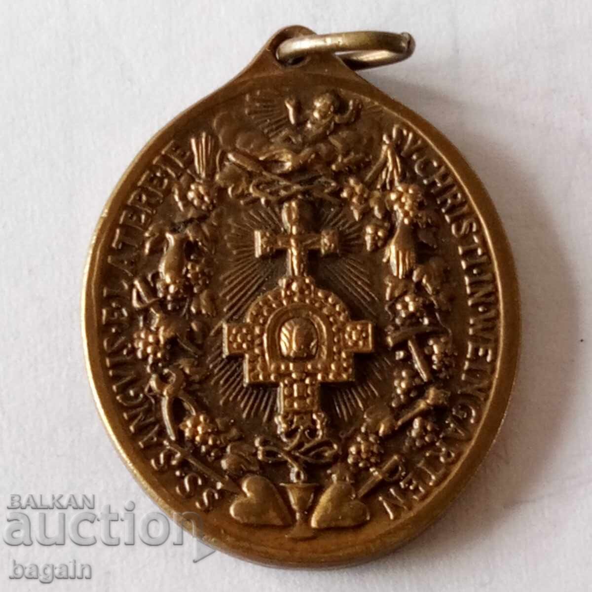 Бронзов католически медал. Св. Бенедикт. с цена 30.00 лв. | € 15.34