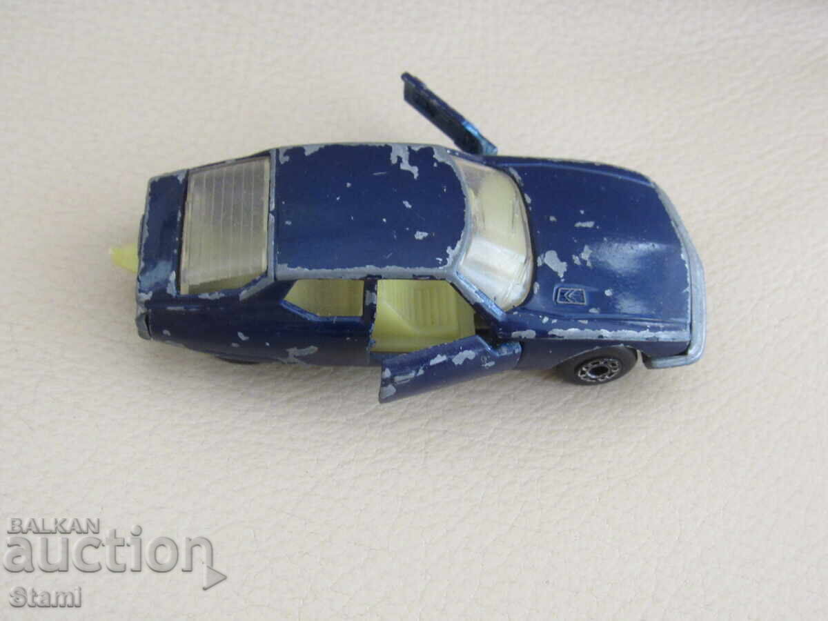 Delivery of Collectible Matchbox car model CITROEN