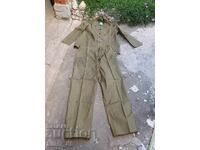 Jachetă veche cu pantaloni noi