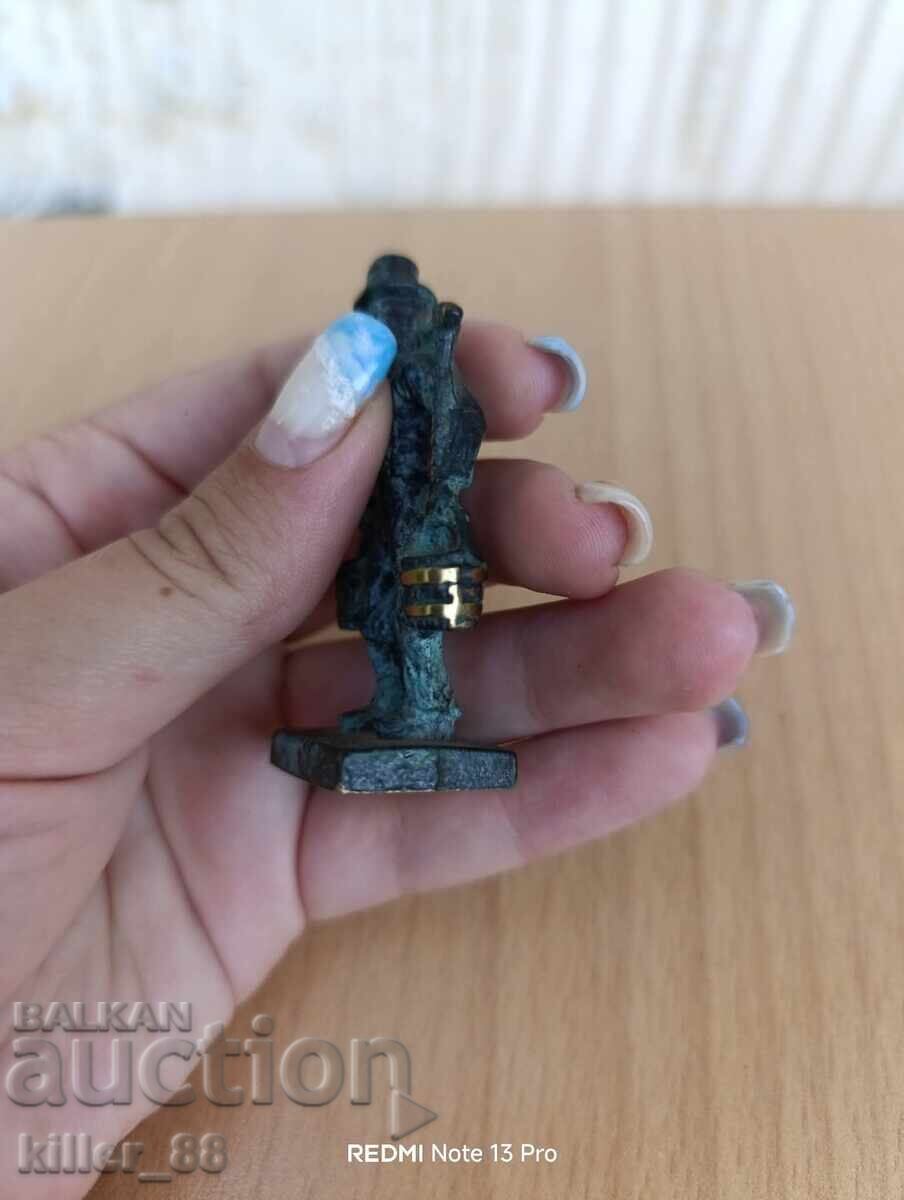 Μινιατούρα ατόμου με κούνιες με τιμή 35.00 BGN | € 17.90 Μινιατούρα ατόμου με κούνιες με τιμή 35.00 BGN | € 17.90