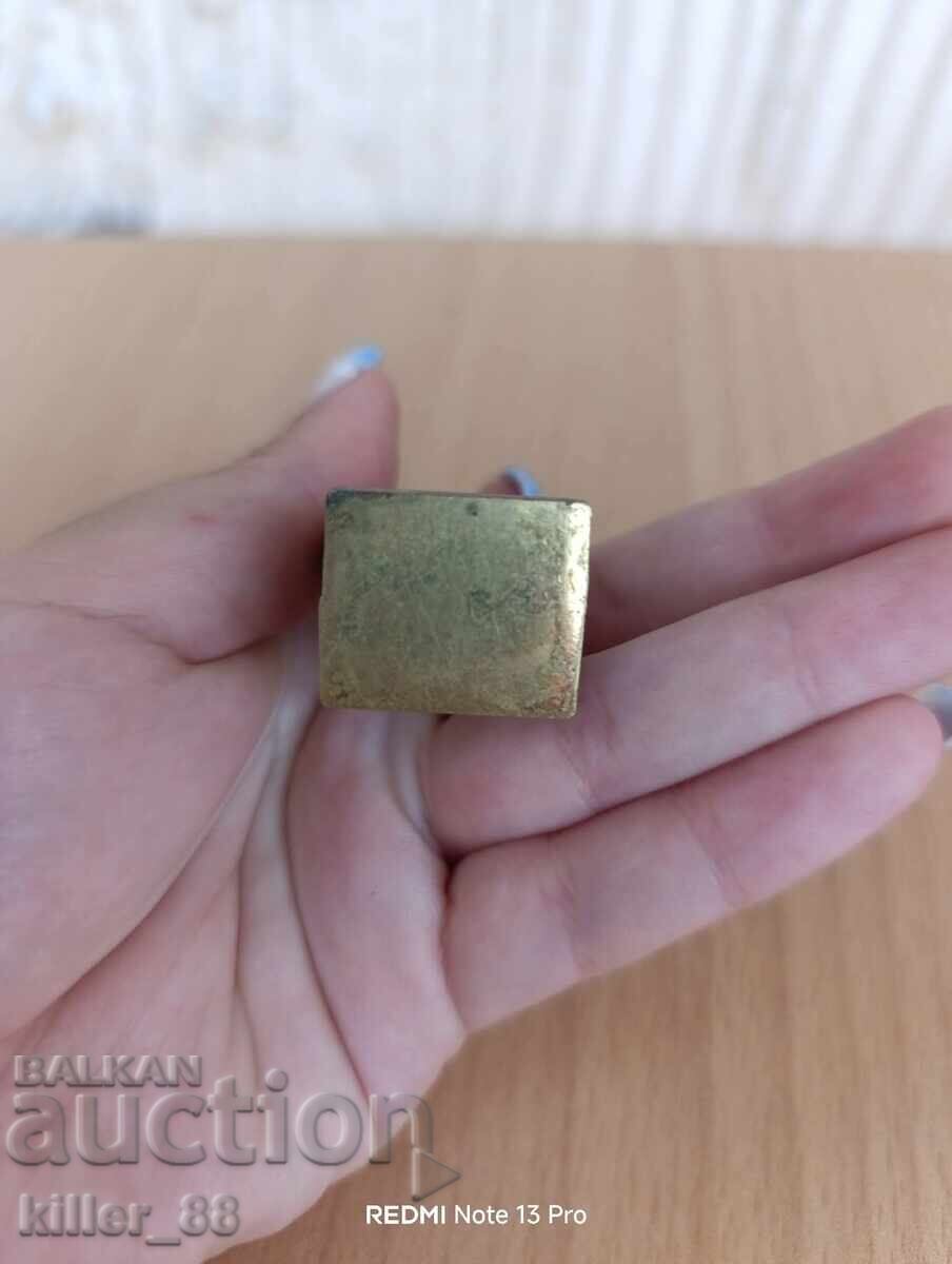 Μινιατούρα ατόμου με κούνιες - 7 Μινιατούρα ατόμου με κούνιες - 7