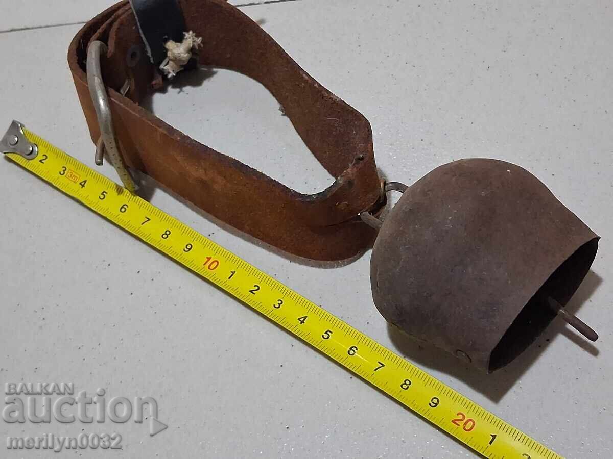 Clopot vechi mic cu curea, clopoțel - 5