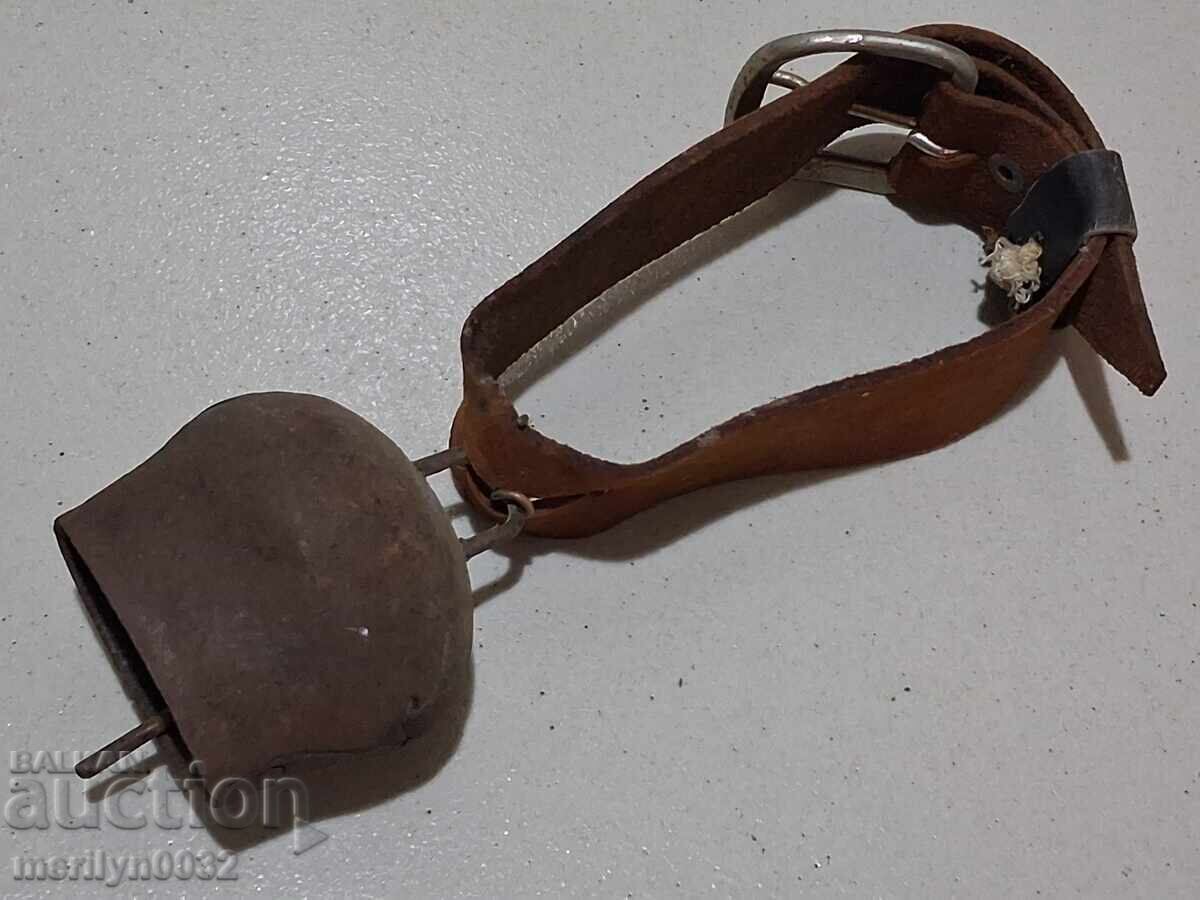 Clopot vechi mic cu curea, clopoțel - 7