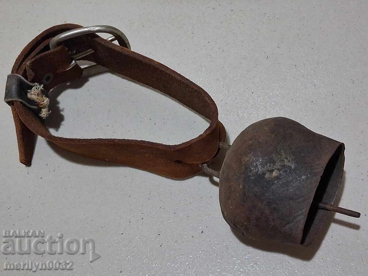 Clopot vechi mic cu curea, clopoțel