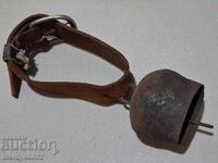 Clopot vechi mic cu curea, clopoțel