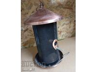 Hranitoare pentru păsări