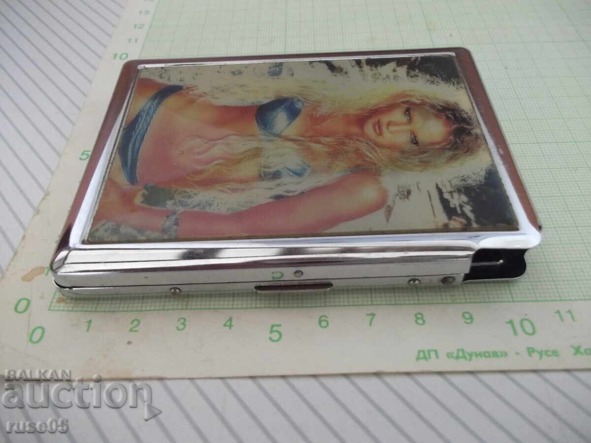 Delivery of Snuffbox with stereo images