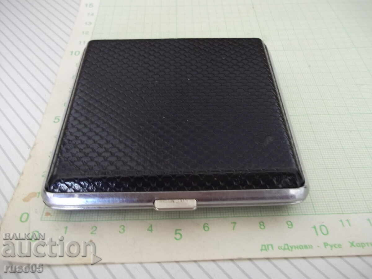 Auction  Black snuffbox - 3