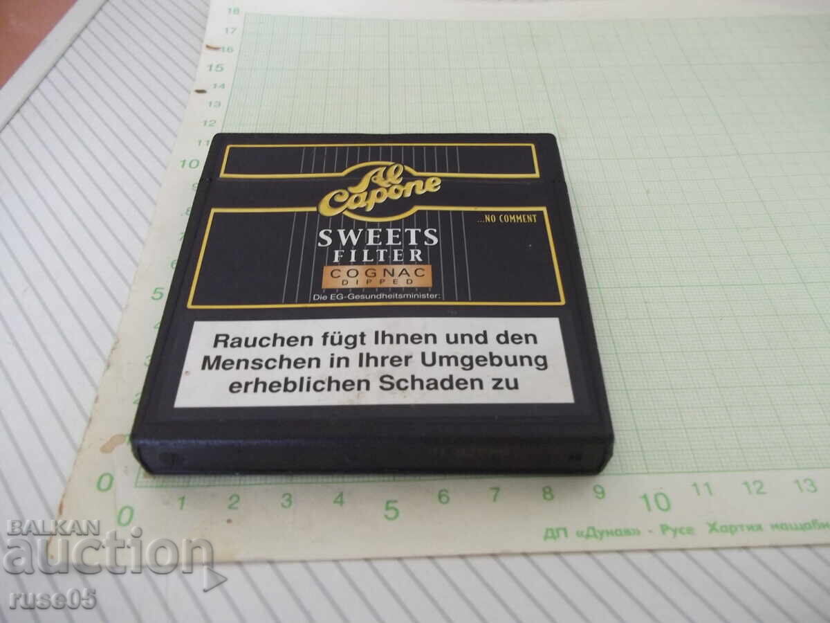 Tabacheră "Al Capone" din plastic cu preț 7.00 BGN | € 3.58 Tabacheră "Al Capone" din plastic cu preț 7.00 BGN | € 3.58