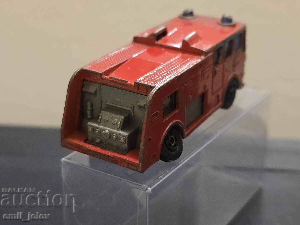 Delivery of LESNEY MATCHBOX-35A Merryweather Fire Engine 1970-1975 Delivery of LESNEY MATCHBOX-35A Merryweather Fire Engine 1970-1975