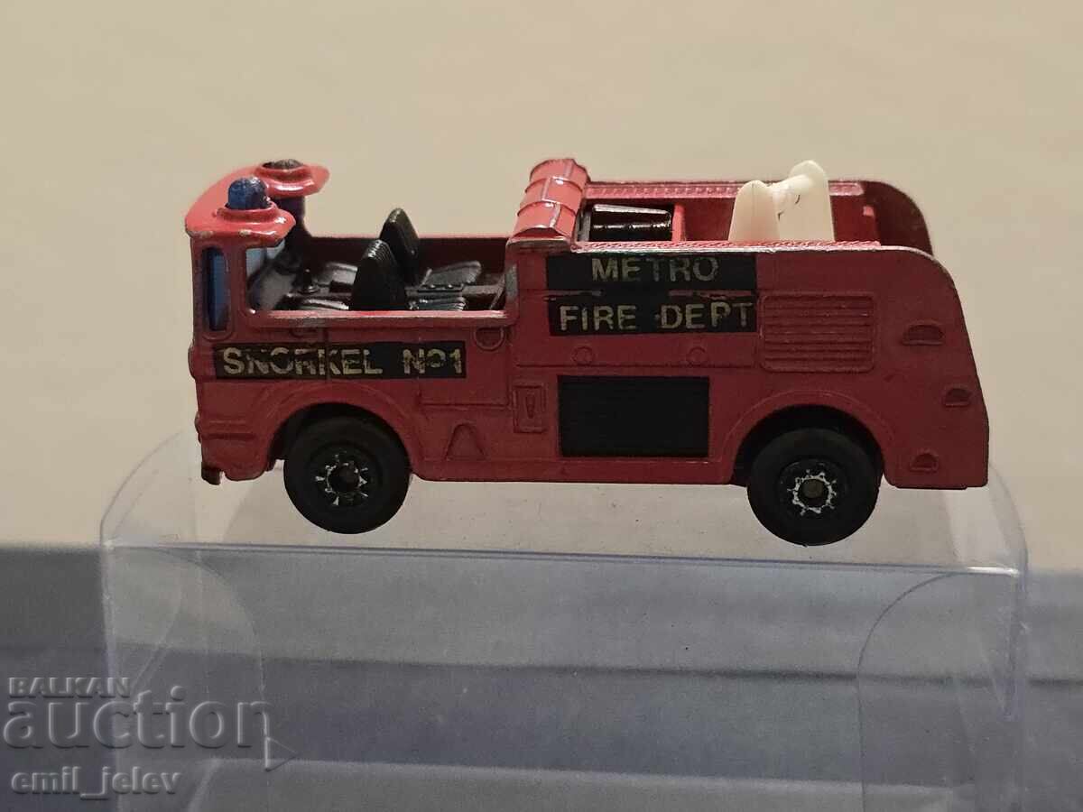 LESNEY MATCHBOX - Snorkel Fire Engine 1982. year