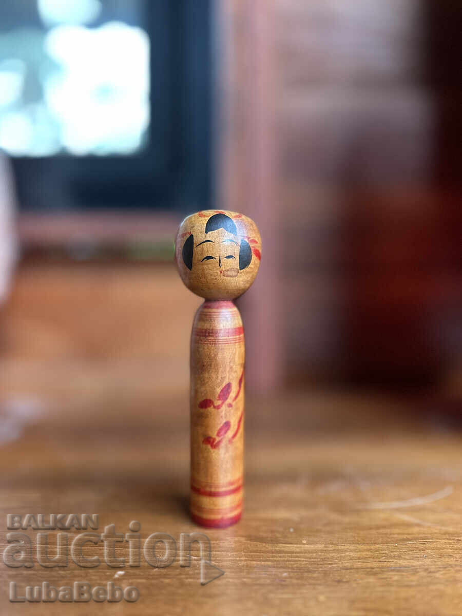 Păpușă Kokeshi din familia Yamagata-Sakanami-Kei Păpușă Kokeshi din familia Yamagata-Sakanami-Kei