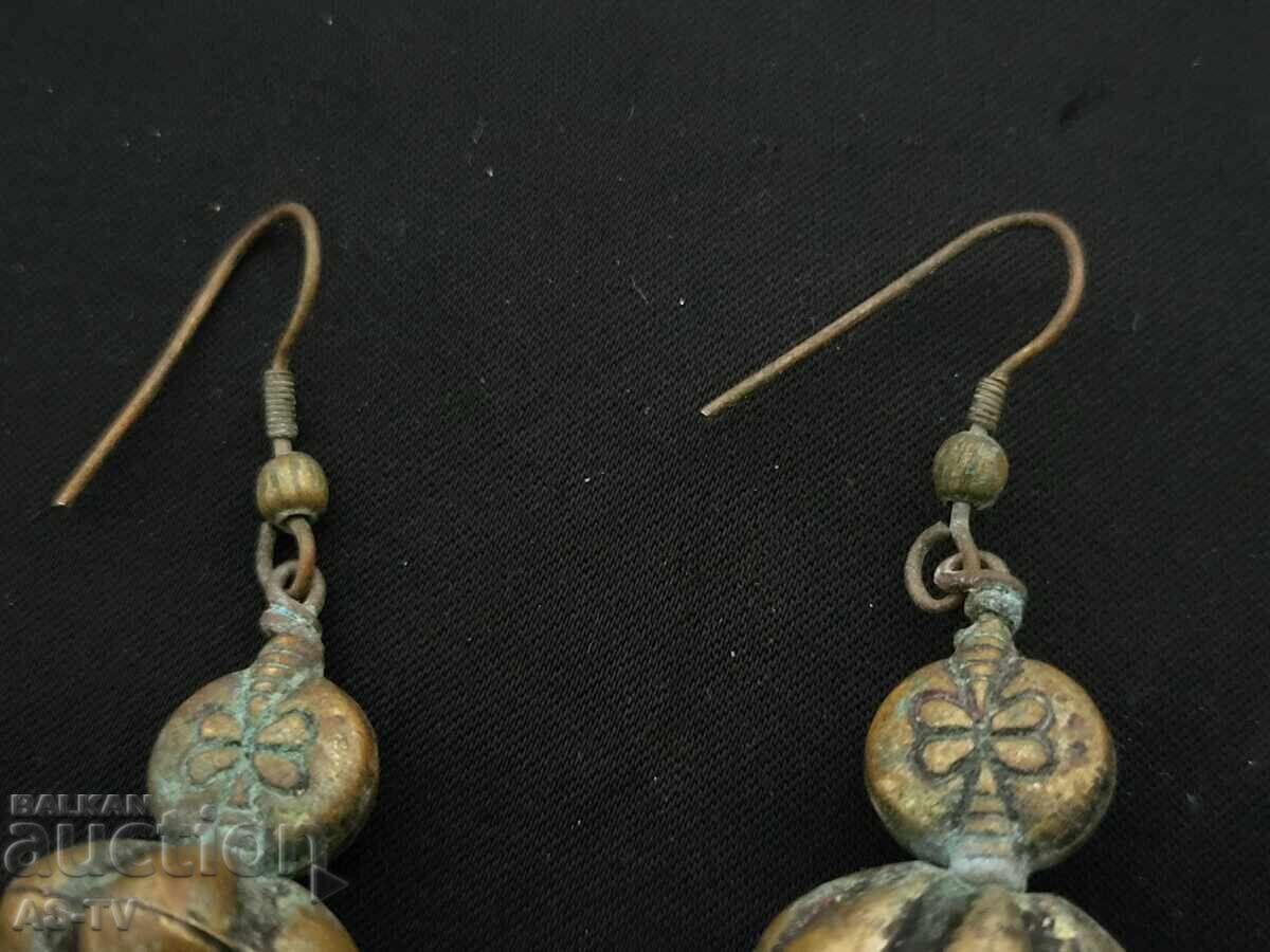 Cercei vechi cu preț 35.00 BGN | € 17.90 Cercei vechi cu preț 35.00 BGN | € 17.90