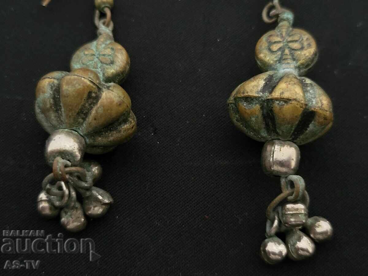 Licitație Cercei vechi Licitație Cercei vechi