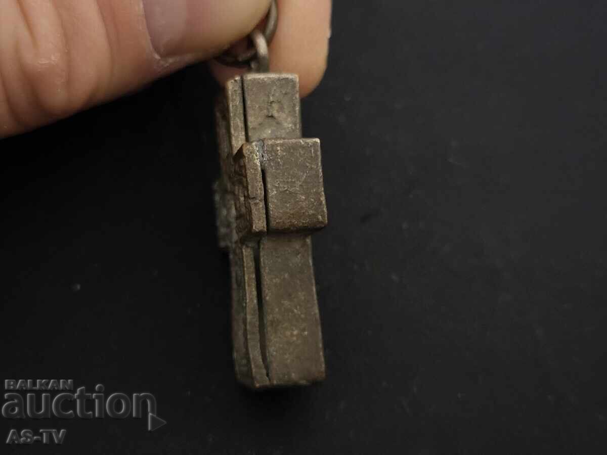 Auction  Old cross