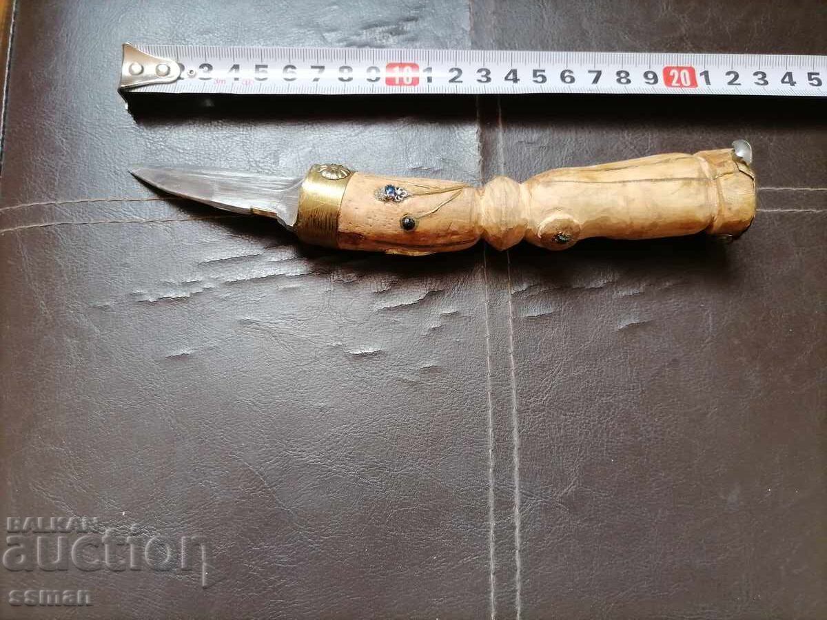 Παλαιό μαχαίρι με σκαλιστή λαβή και κρυψώνα με τιμή 35.00 BGN | € 17.90