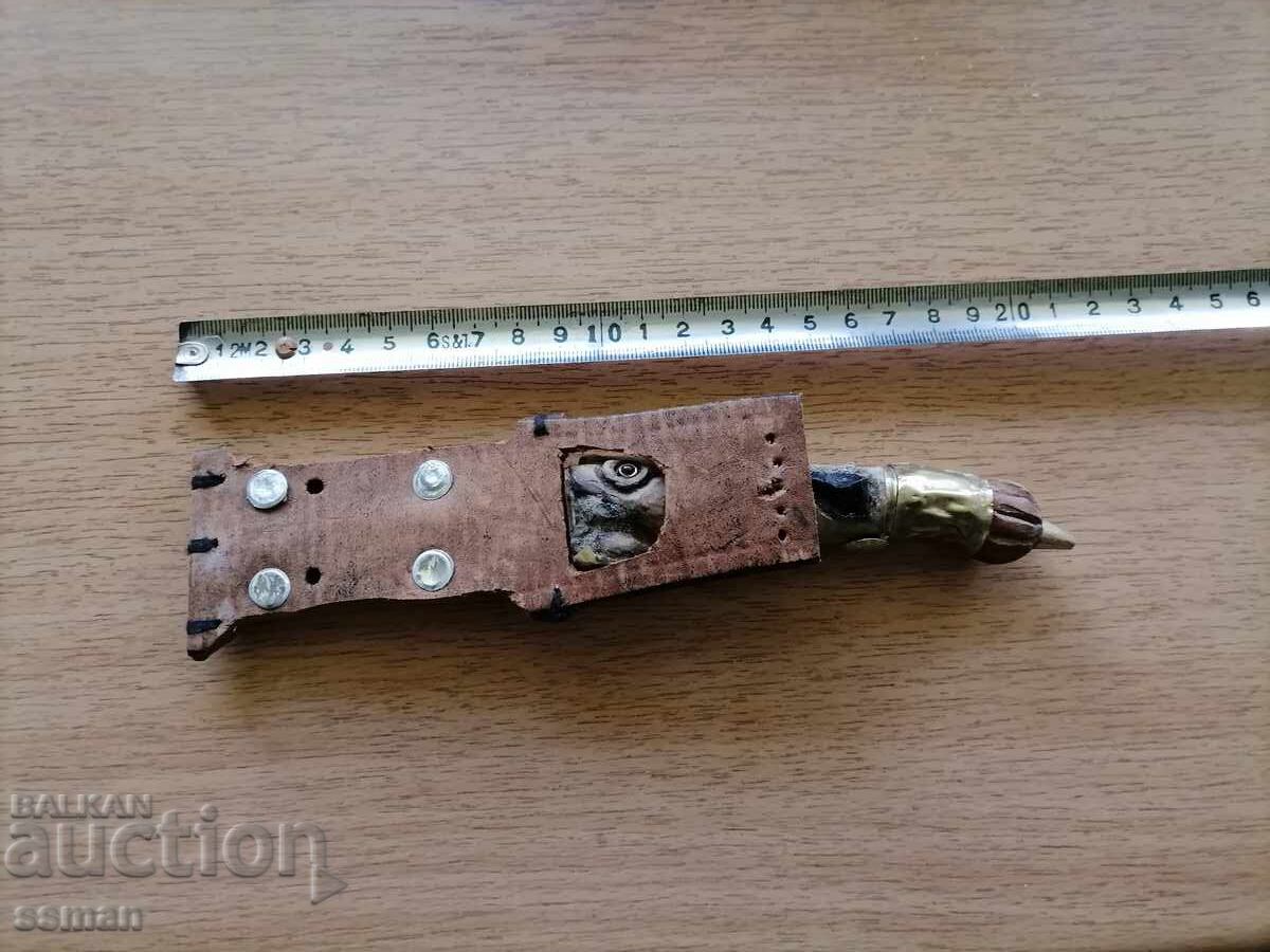 Παλαιό μαχαίρι με σκαλιστή λαβή, μπρούτζος, πέτρες με τιμή 25.00 BGN | € 12.78