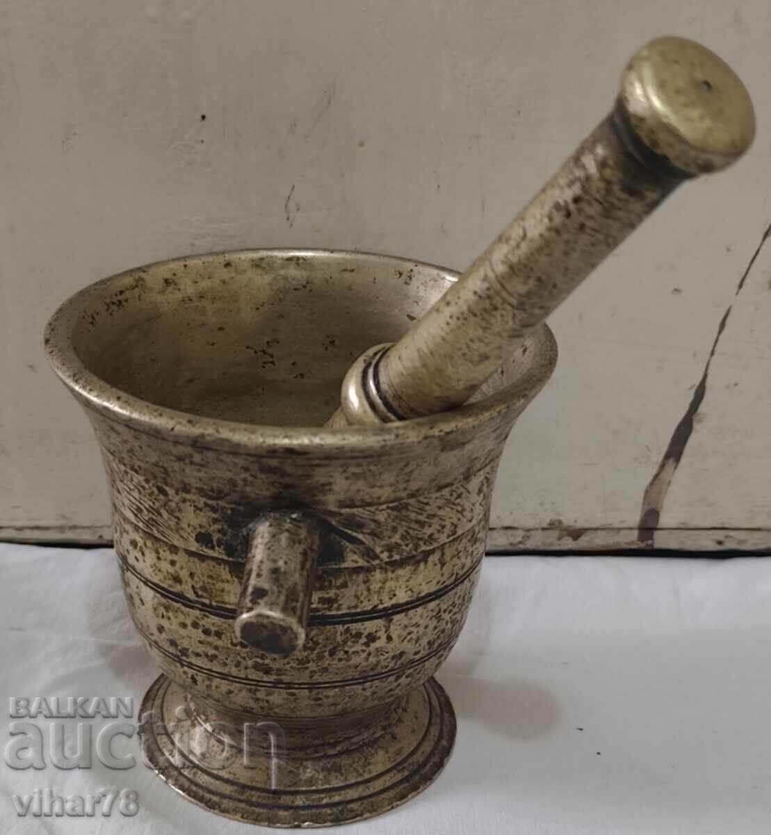 Mortar vechi de bronz, pistil, mortar