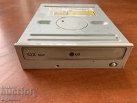 UTILIZARE PIESE CD-ROM-DRIVE-DESCHIS