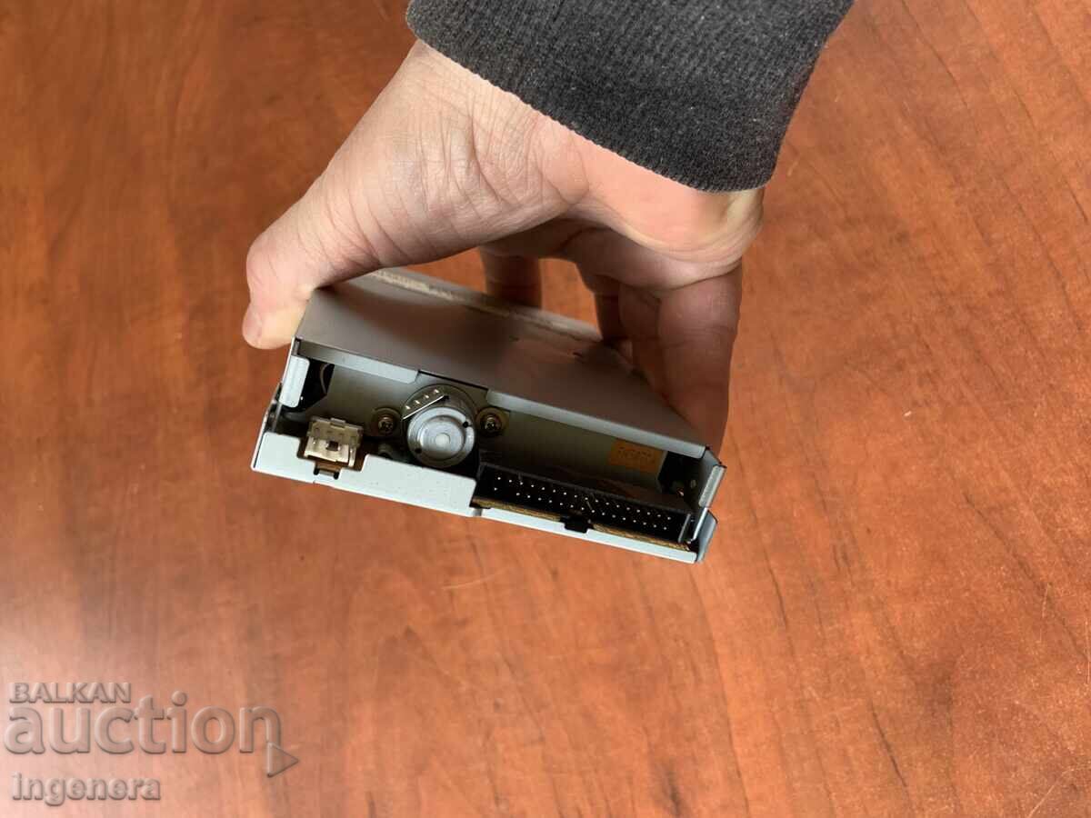 FLOPPY SCRAP COLLECTION OR USE with price 7.00 BGN | € 3.58