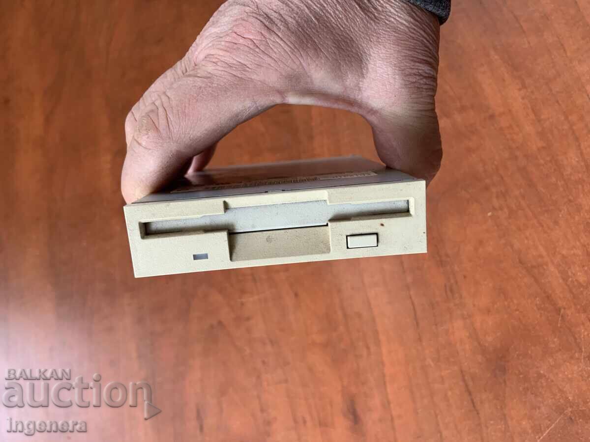 FLOPPY SCRAP COLLECTION OR USE