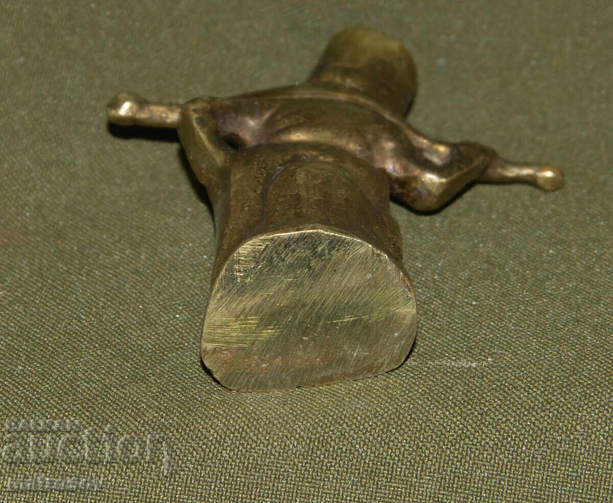 Малка бронзова фигура скулптура момче - 6