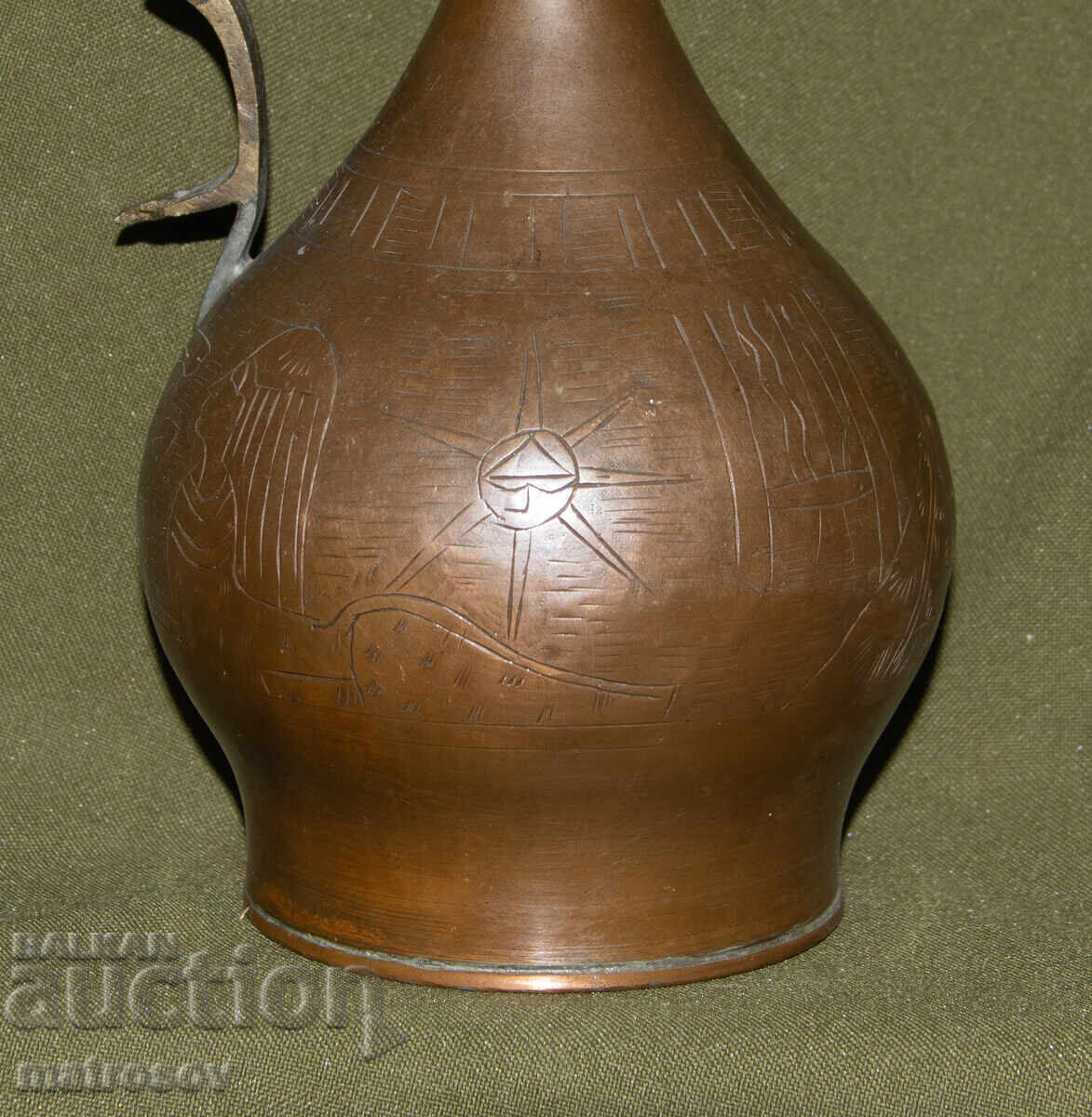 Χειροποίητη, γερή χάλκινη κανάτα με τιμή 180.00 BGN | € 92.03 Χειροποίητη, γερή χάλκινη κανάτα με τιμή 180.00 BGN | € 92.03