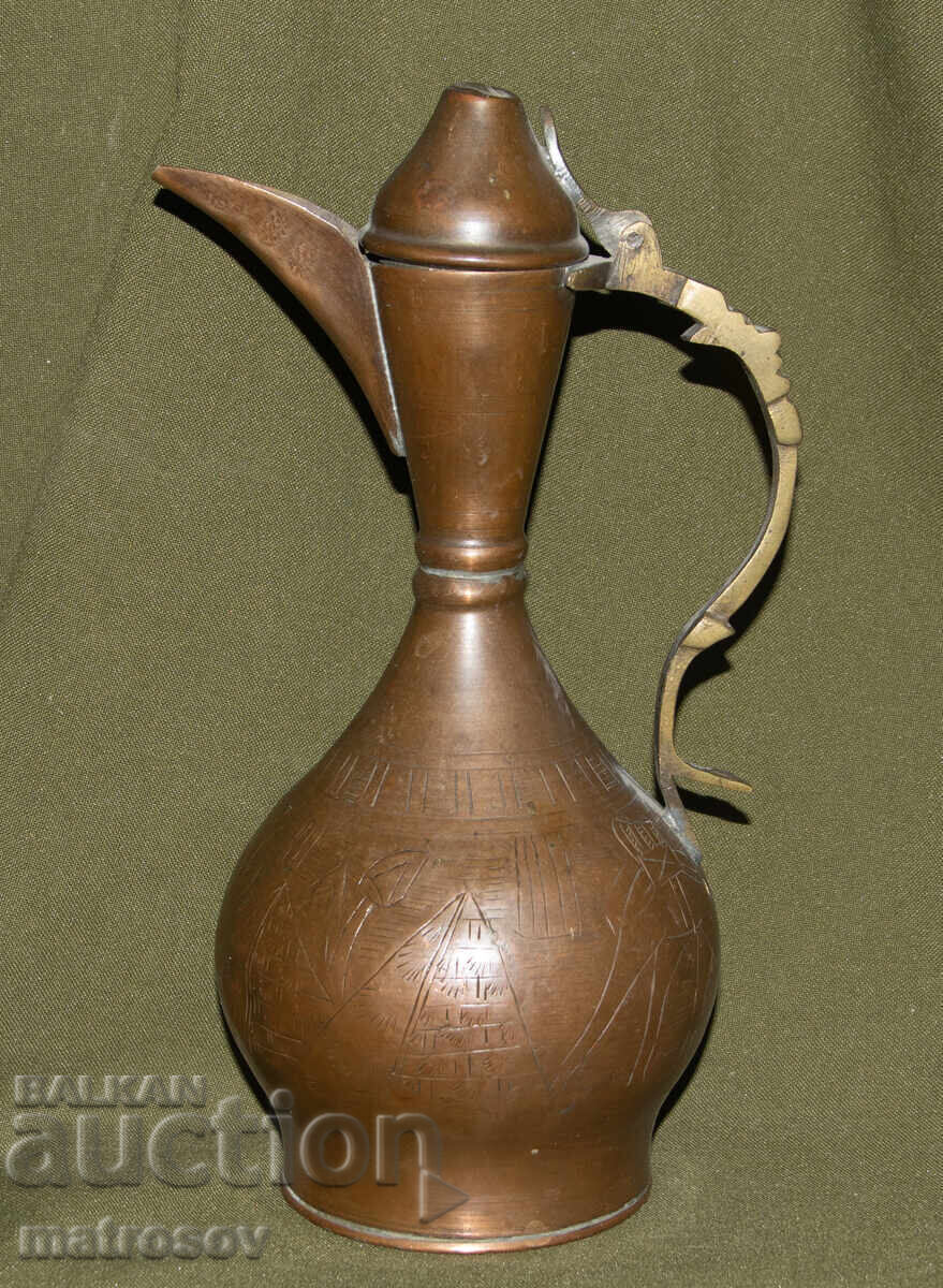 Παράδοση Χειροποίητη, γερή χάλκινη κανάτα Παράδοση Χειροποίητη, γερή χάλκινη κανάτα