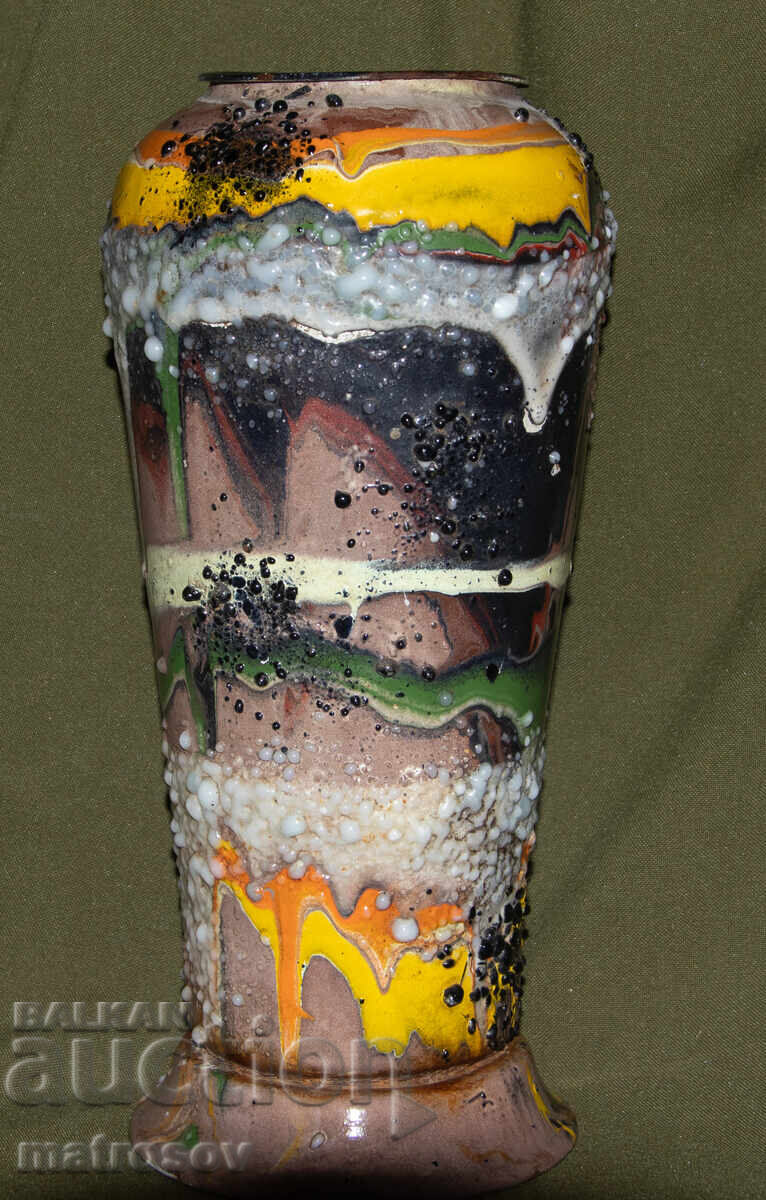 Χειροποίητο μεταλλικό βάζο ζωγραφισμένο στο χέρι με τιμή 120.00 BGN | € 61.36