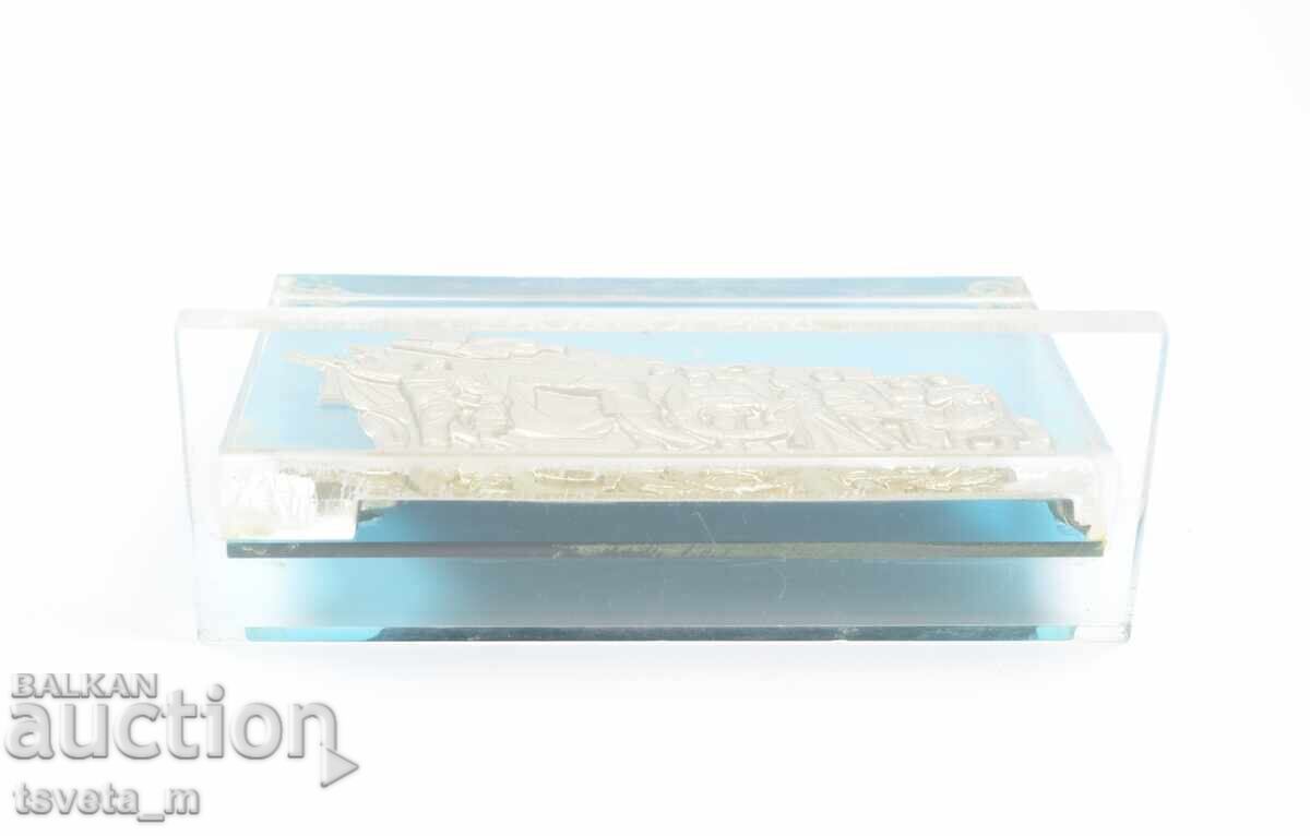 Доставка на Плексигласов барелефен настолен сувенир 60-те Волгоград СССР Доставка на Плексигласов барелефен настолен сувенир 60-те Волгоград СССР