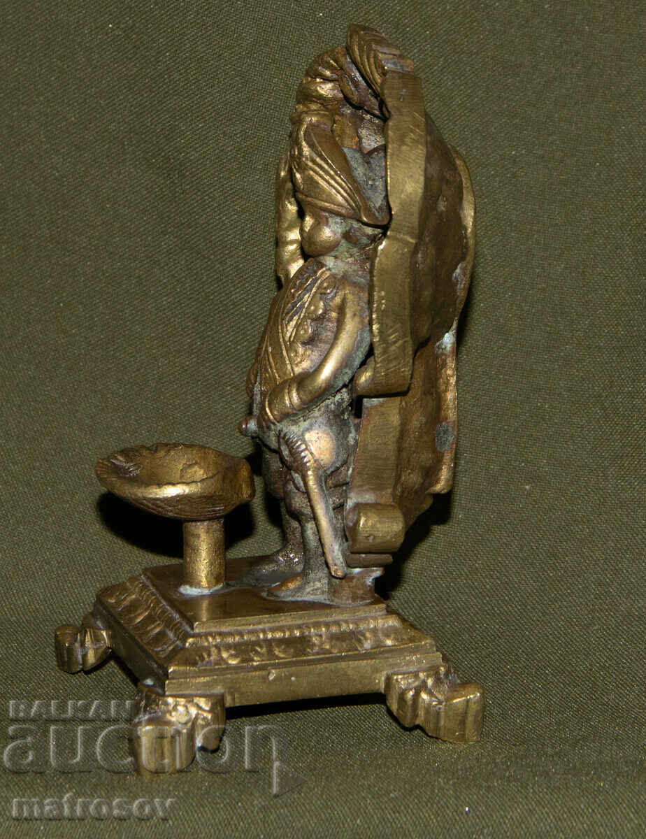 Доставка на Бронзова скулптура