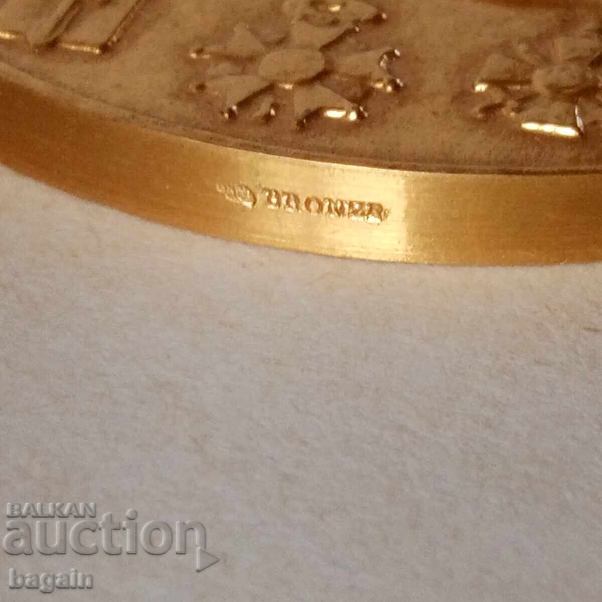 Аукцион Медал на Париж, позлатен бронз. Аукцион Медал на Париж, позлатен бронз.