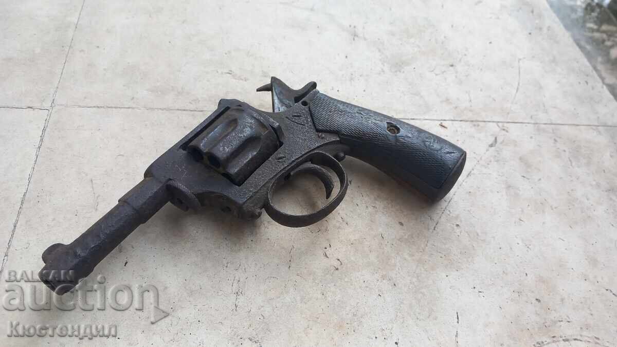 Аукцион СТАР РЕВОЛВЕР ЛЕБЕЛ