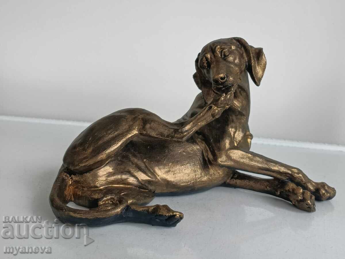 Statuette of a hunting dog that has raised its paw with price 45.00 BGN | € 23.01