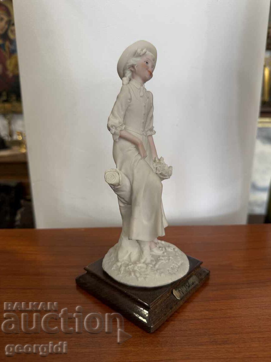 Delivery of French female figure of a girl - Auro Belcari. No. 7384