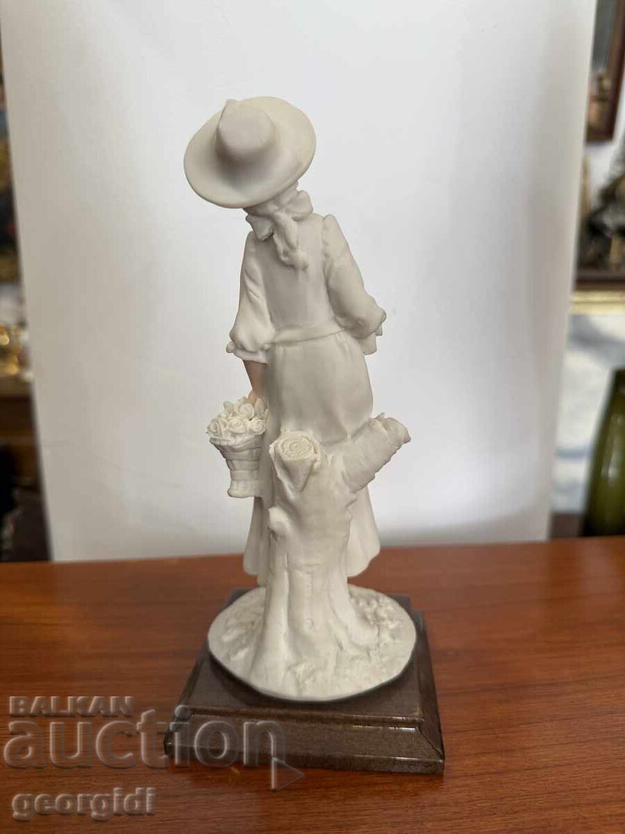 French female figure of a girl - Auro Belcari. No. 7384 - 5