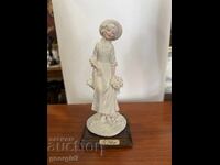 Figurină feminină franceză de fată - Auro Belcari. Nr. 7384