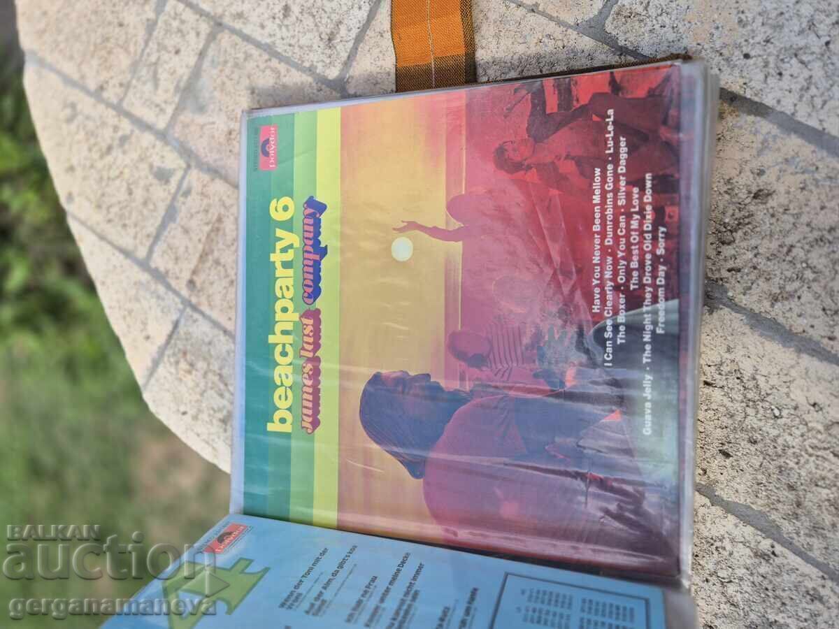 Аукцион 11бр.грамофонни плочи с класьор