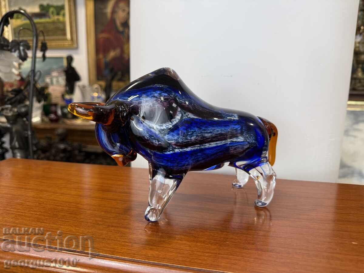 Γυάλινη φιγούρα ταύρος/βίσωνας από έγχρωμο γυαλί №7391 με τιμή 400.00 BGN | € 204.52