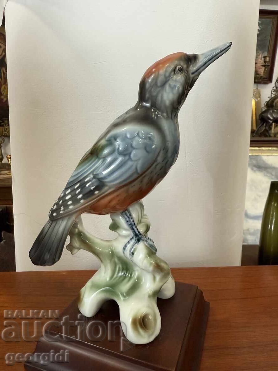 Порцеланова фигура "Птица. КЪЛВАЧ" №7386 с цена 185.00 лв. | € 94.59 Порцеланова фигура "Птица. КЪЛВАЧ" №7386 с цена 185.00 лв. | € 94.59