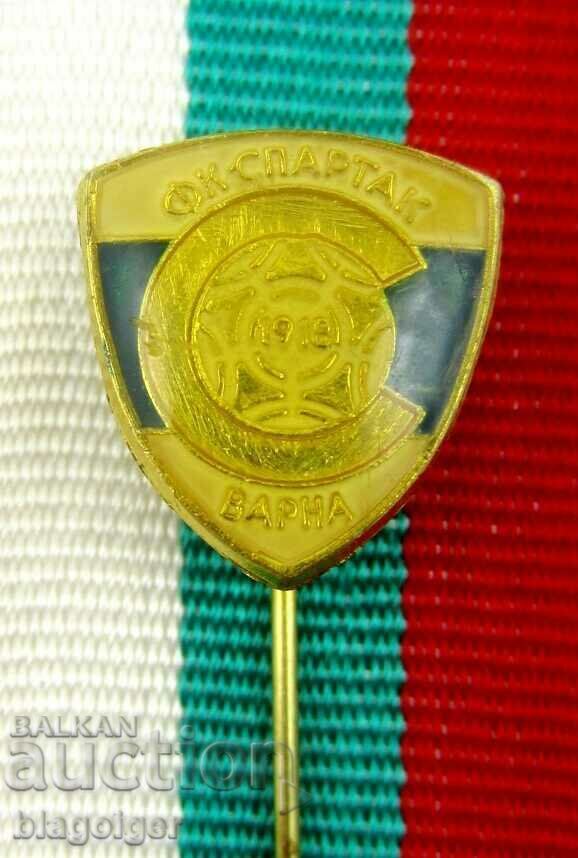 Veche insignă de fotbal - FC Spartak Varna cu preț 4.99 BGN | € 2.55