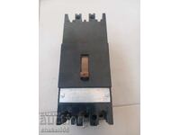 Circuit breaker