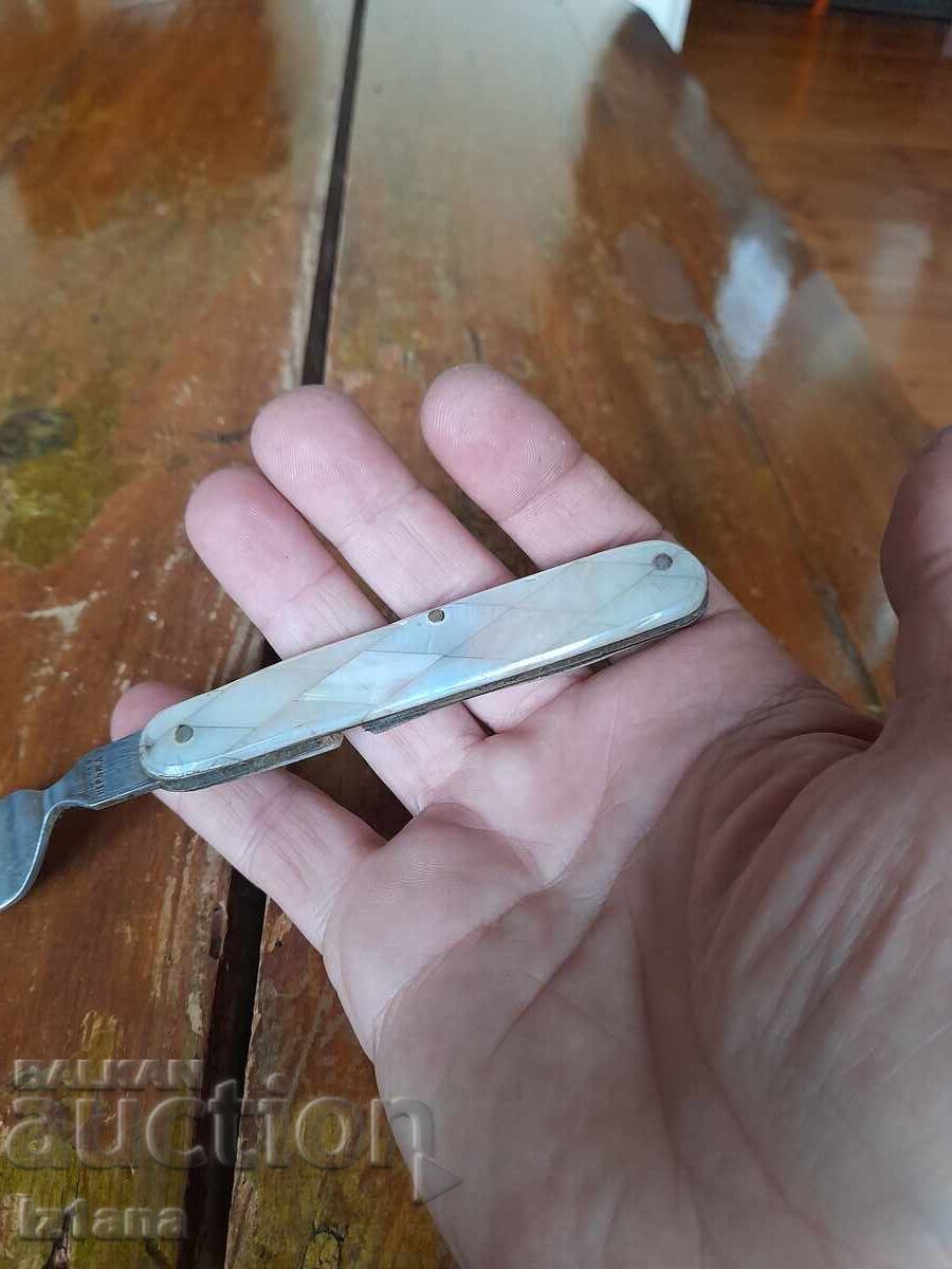 Παράδοση Παλιό πτυσσόμενο πιρούνι P. Denev